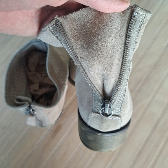 NINE West Bond Suede Leather Ankle Boots Taupe Perforated Causal Booties - Picture 7 of 12